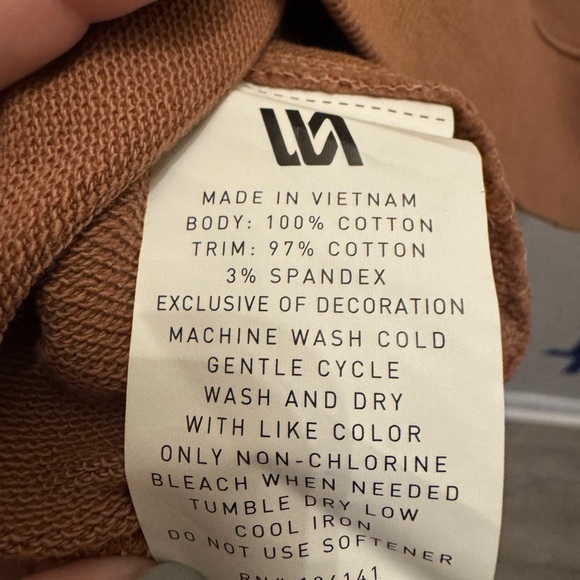 NWT VSRT Small Brown Crewneck Sweatshirt - Picture 3 of 5